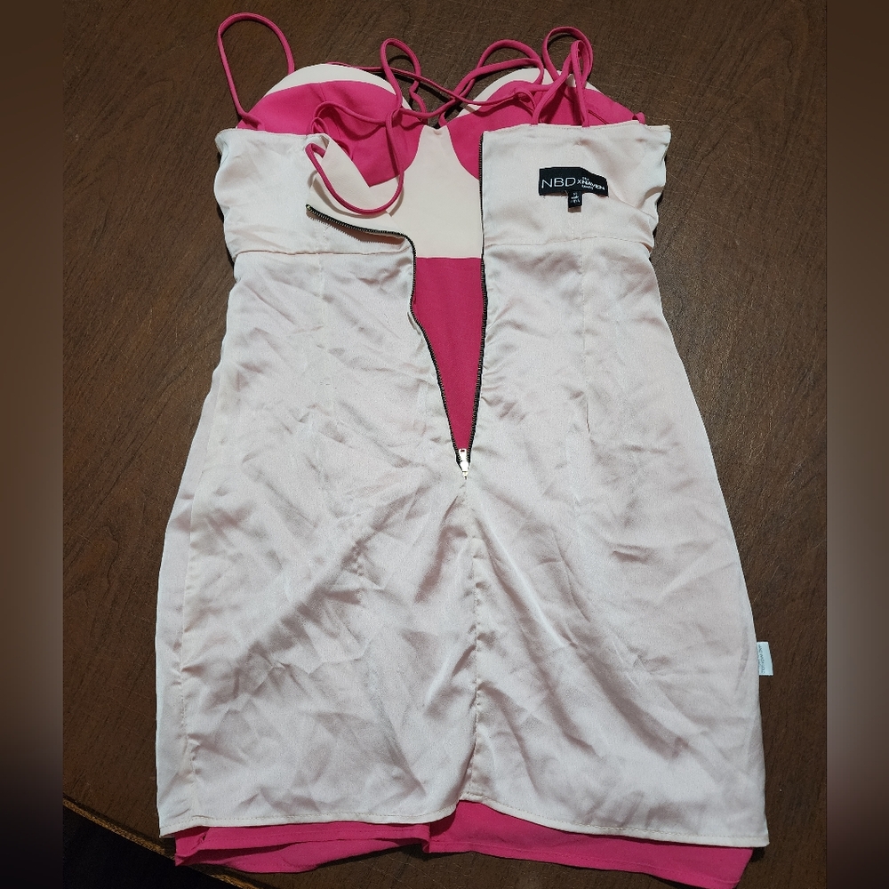NWOT ... NBD Pink and Cream Dress - Picture 9 of 10